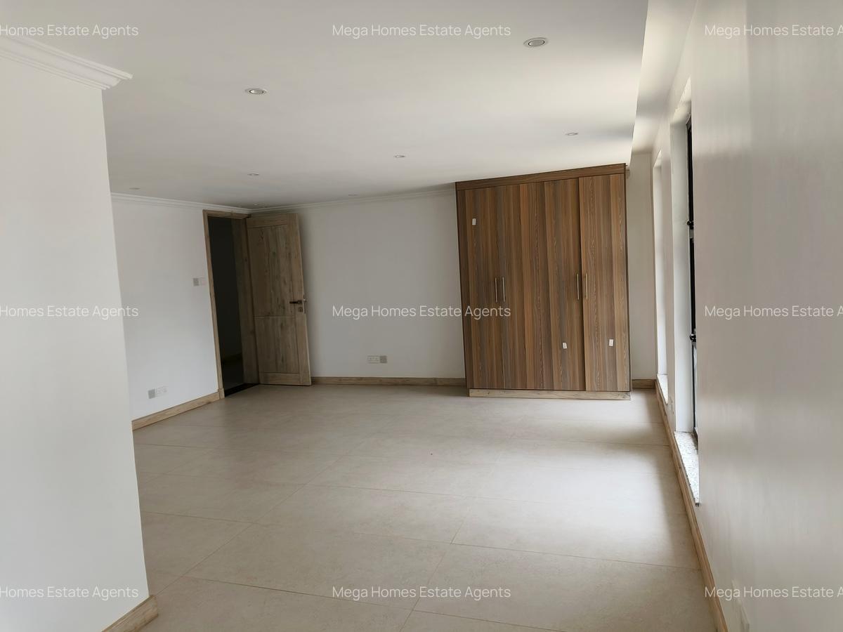 7 Bed House with En Suite in Runda - 15