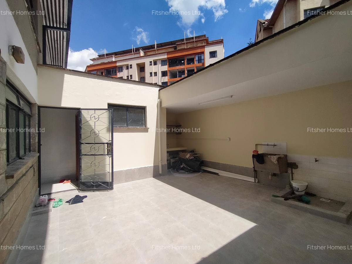 4 Bed House with En Suite in Lavington - 6