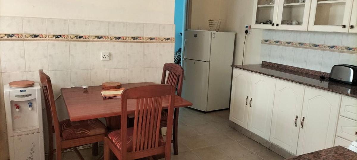 Serviced 2 Bed Apartment with En Suite in Upper Hill - 11