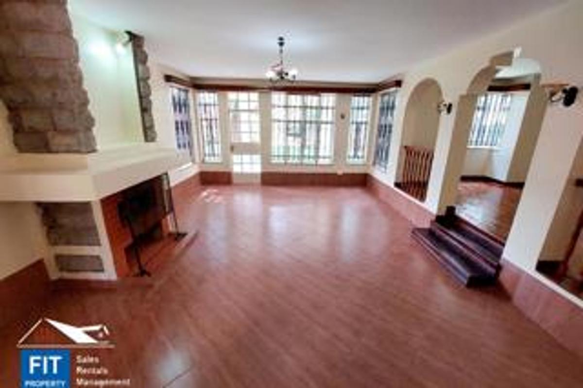 5 Bed Townhouse with En Suite at Lavington Green - 4