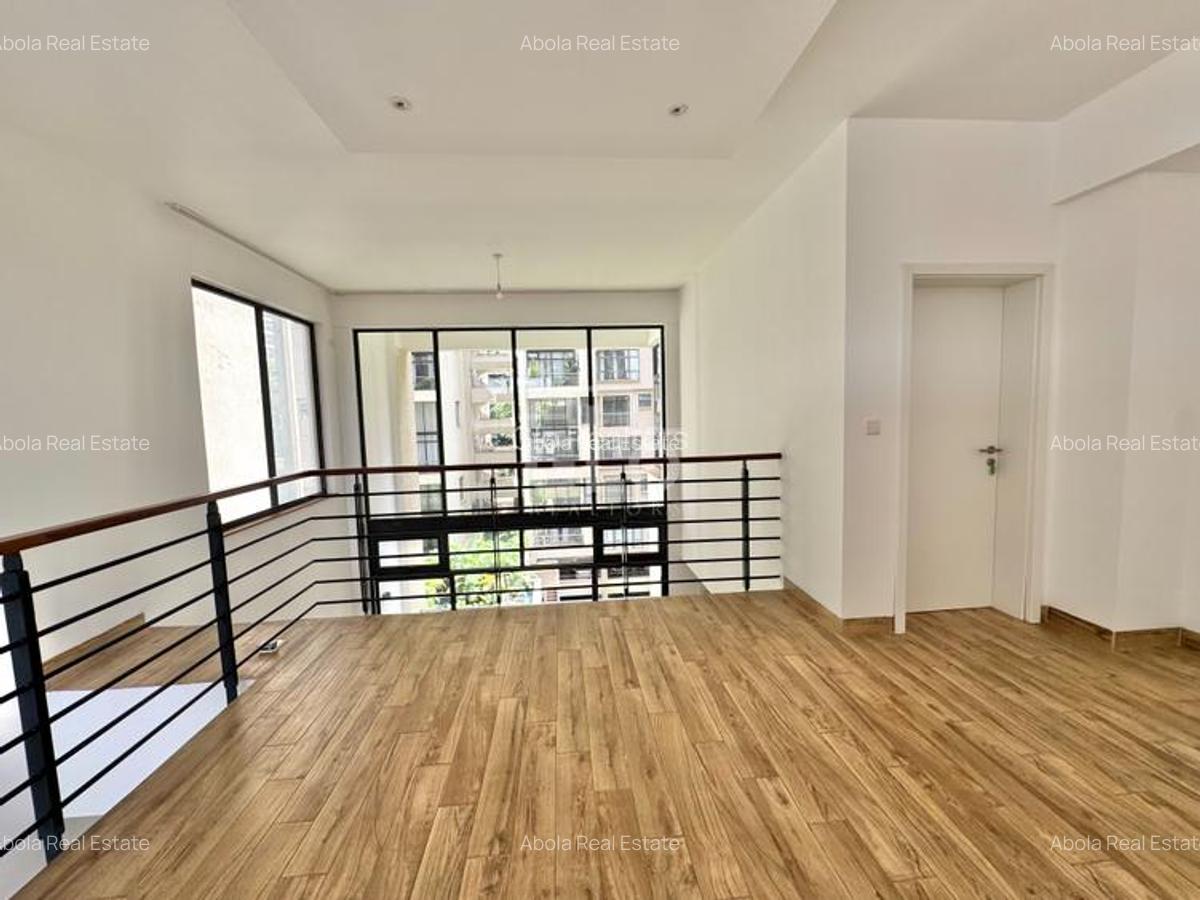 4 Bed Apartment with En Suite in Riverside - 15