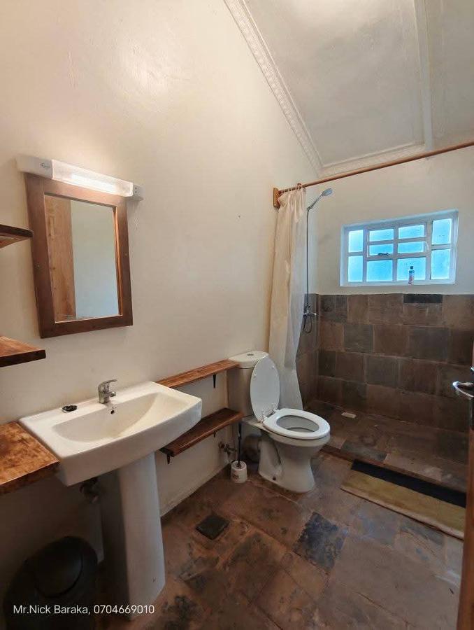 1 Bed House with En Suite at Karen Road - 4