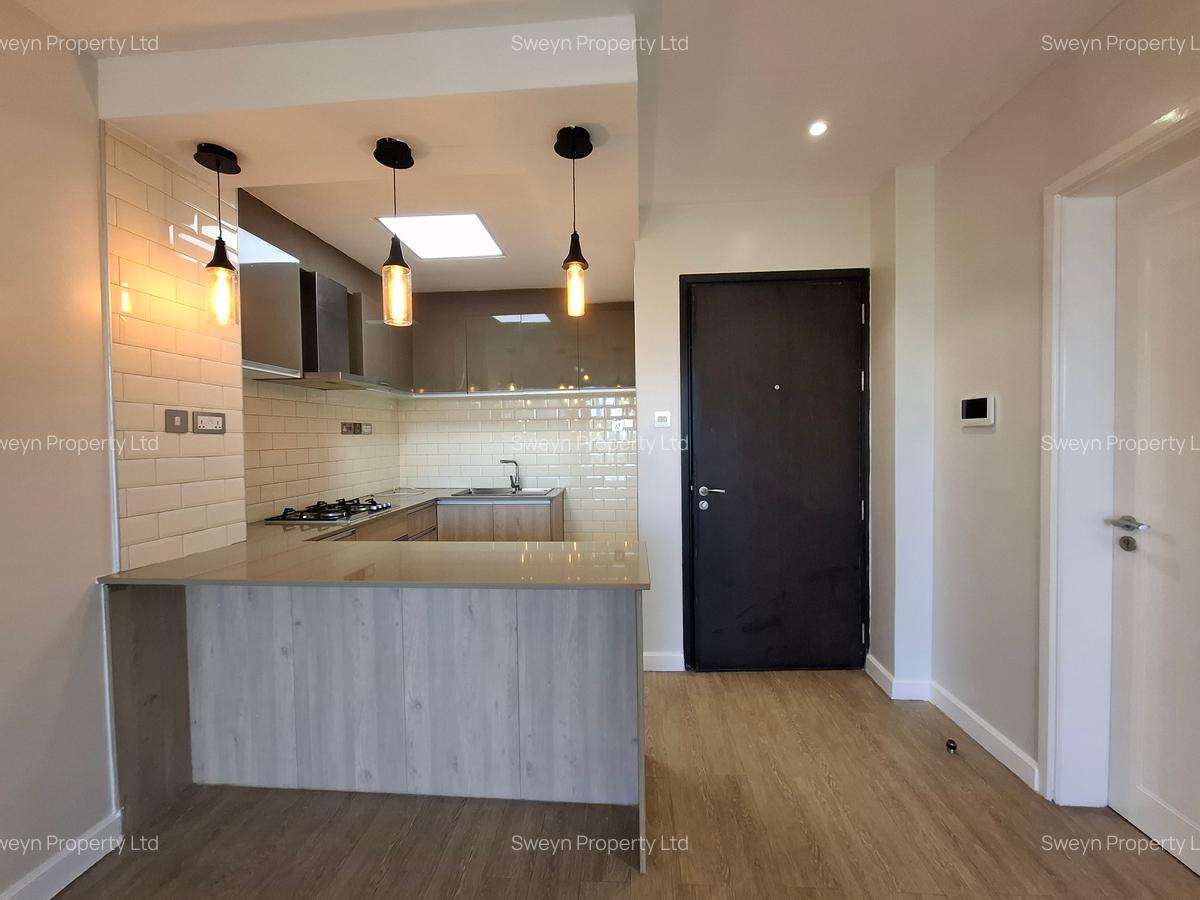 1 Bed Apartment with En Suite in Riverside - 5