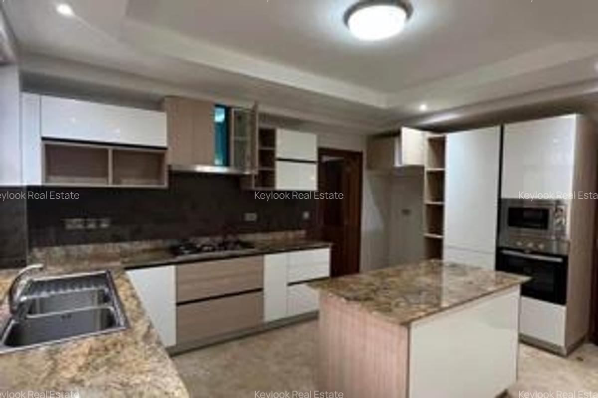 3 Bed Apartment with En Suite at Riverside Garden - 8