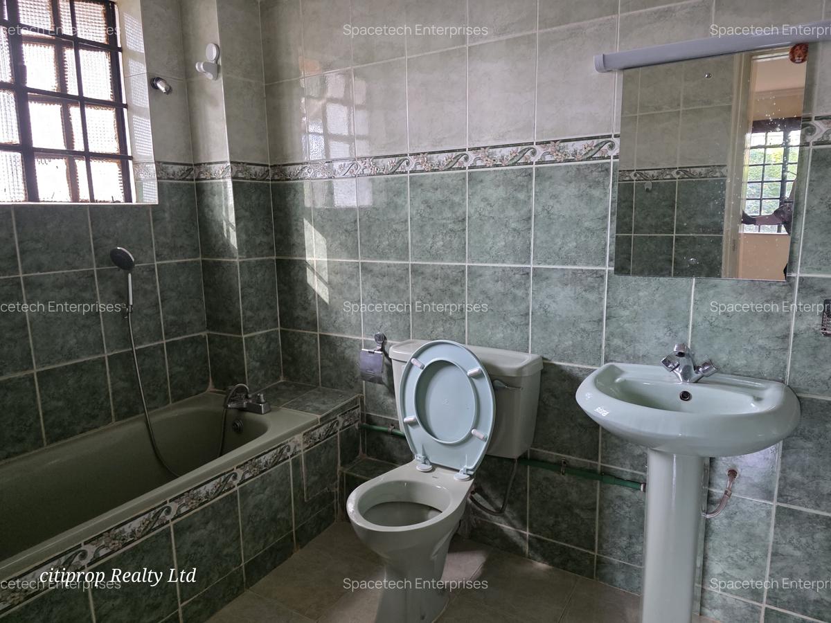 5 Bed House with En Suite in Runda - 19