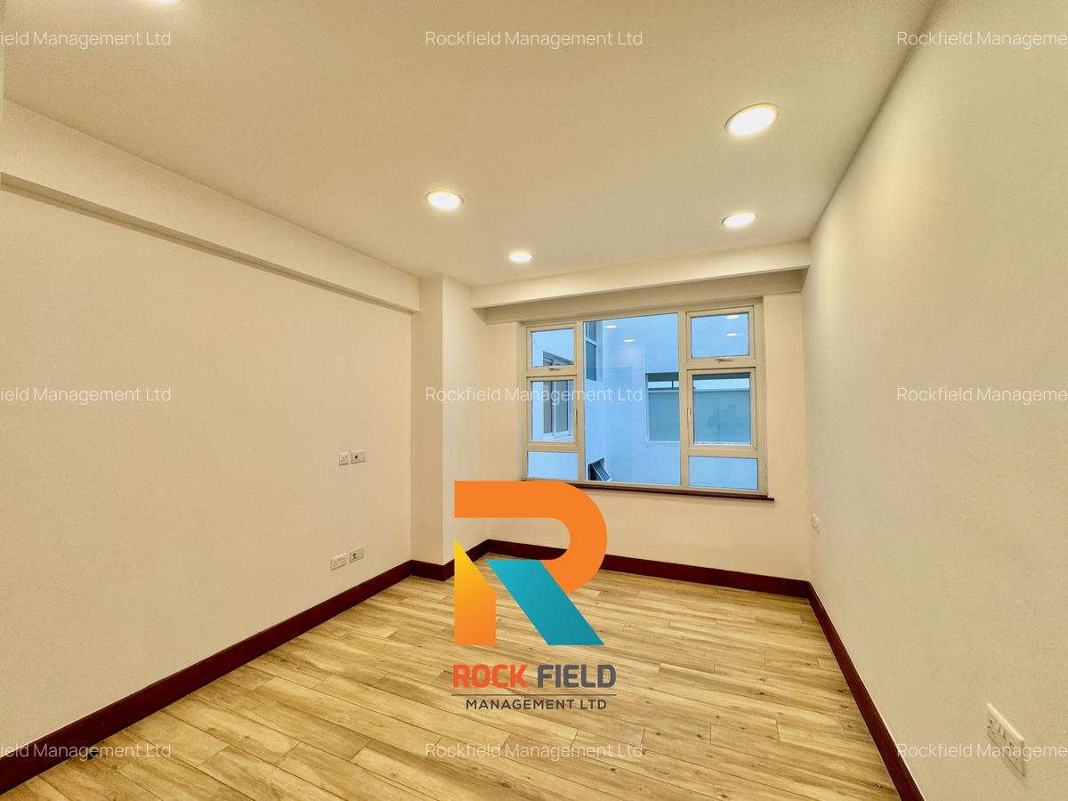 2 Bed Apartment with En Suite in Parklands - 15