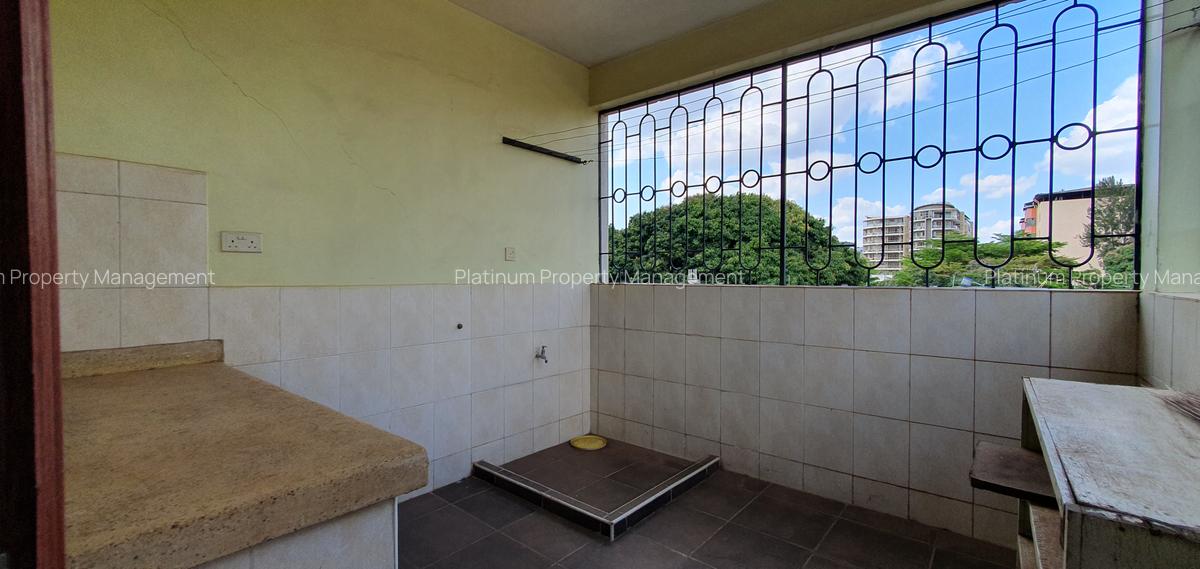 4 Bed Apartment with En Suite at 2Nd Parklands Avenue - 6