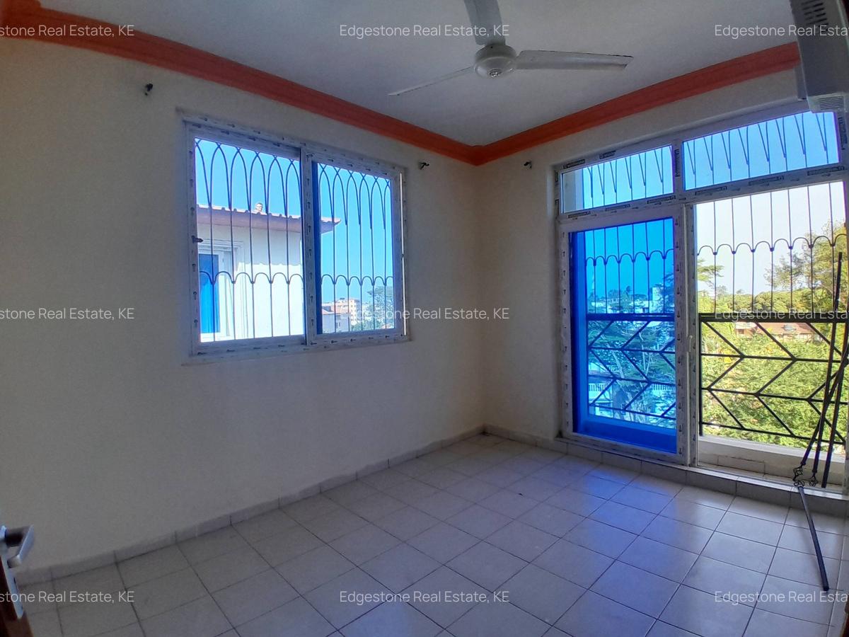 3 Bed Apartment with En Suite in Mtwapa - 12