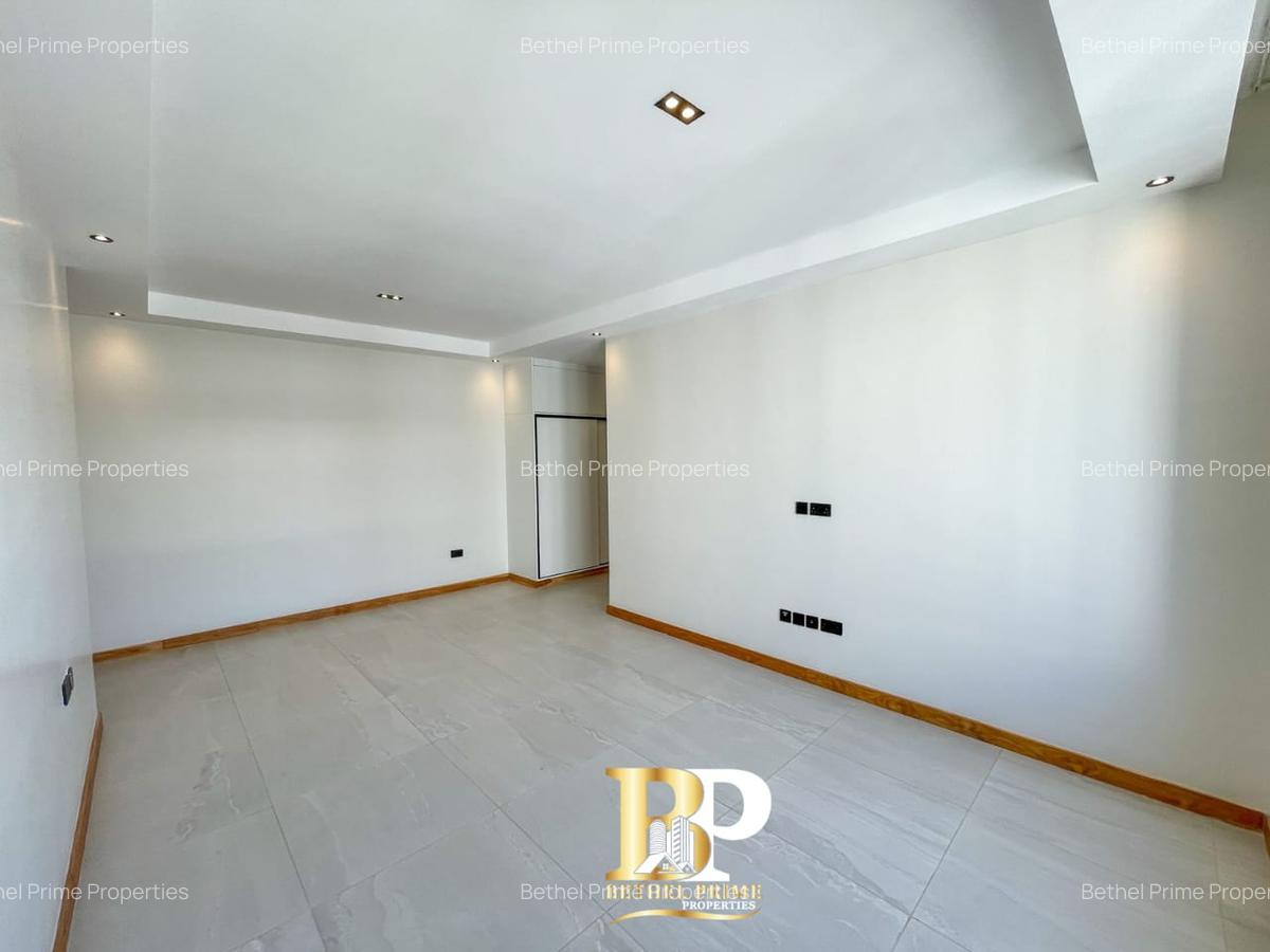 4 Bed Apartment with En Suite in Spring Valley - 12