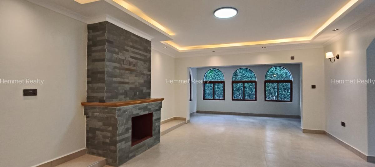 5 Bed House with En Suite in Kitisuru - 3