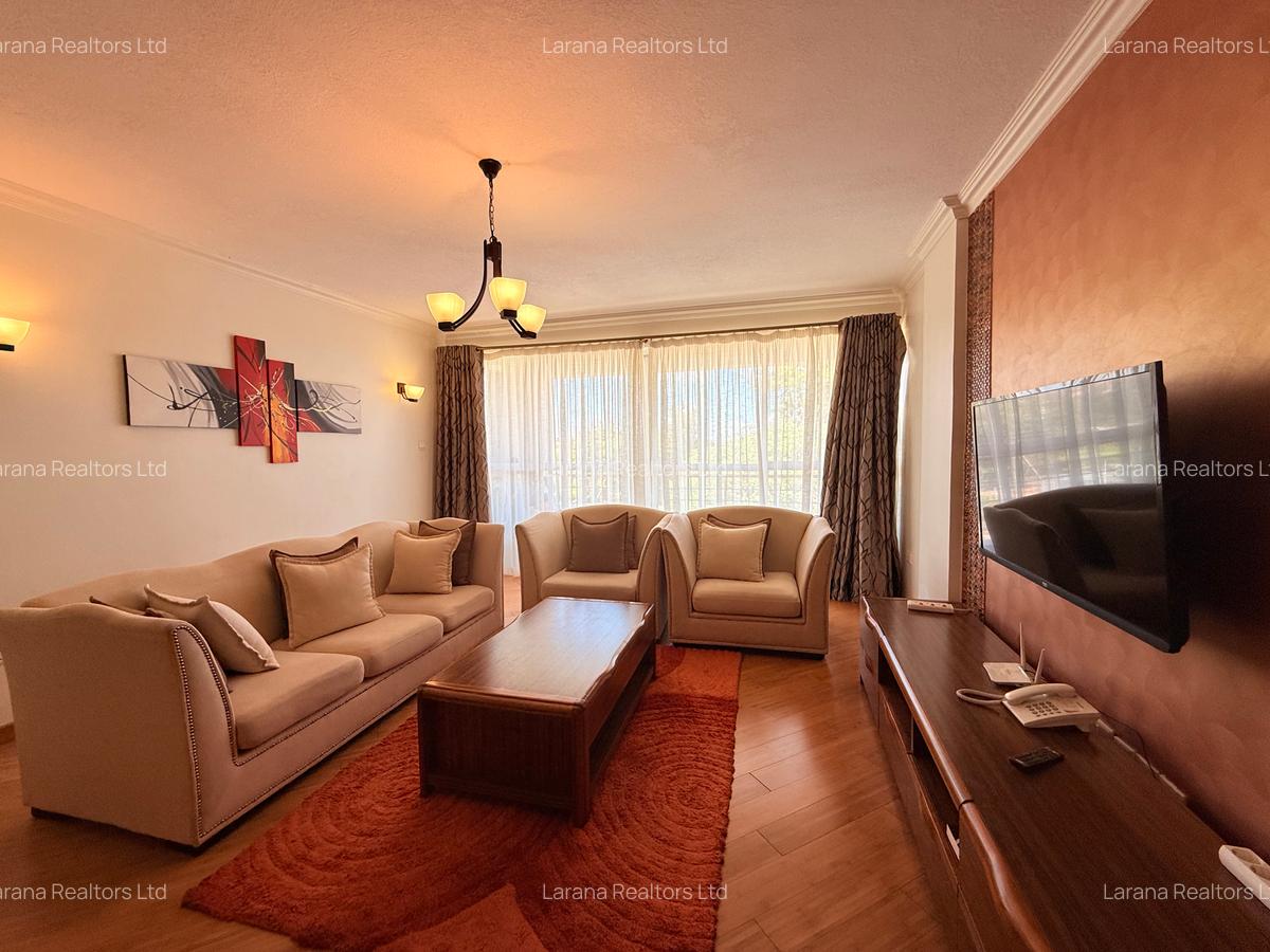 Serviced 1 Bed Apartment with En Suite at Fourways - 5