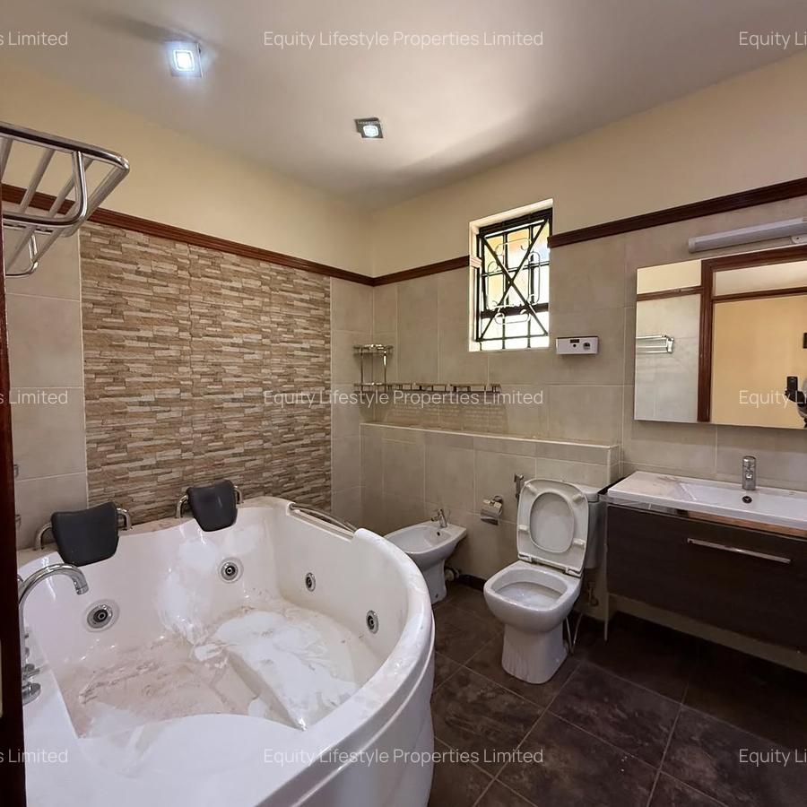 5 Bed Townhouse with En Suite in Kileleshwa - 19