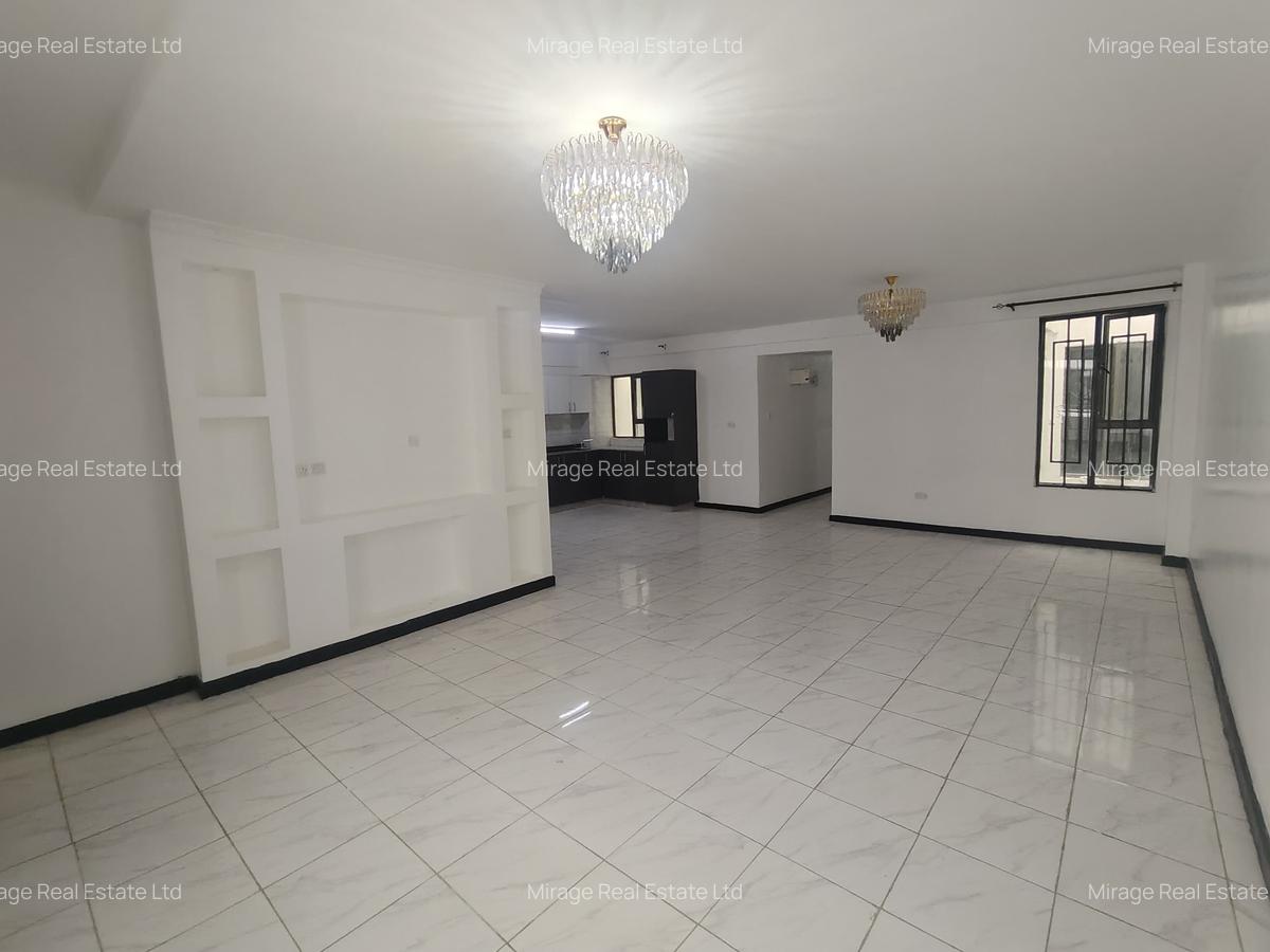 4 Bed Apartment with En Suite in Parklands - 3