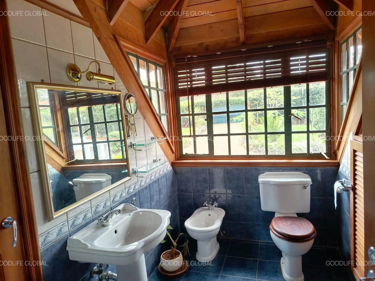 4 Bed House with En Suite at Ridgeways - 18