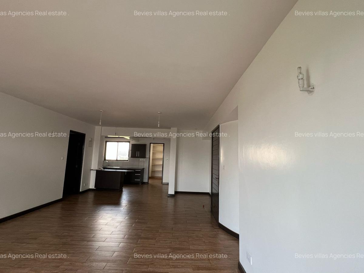 3 Bed Apartment with En Suite at Parklands - 11