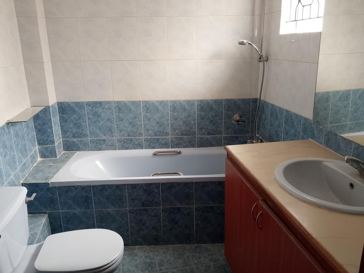5 Bed Townhouse with En Suite at Lavington - 9