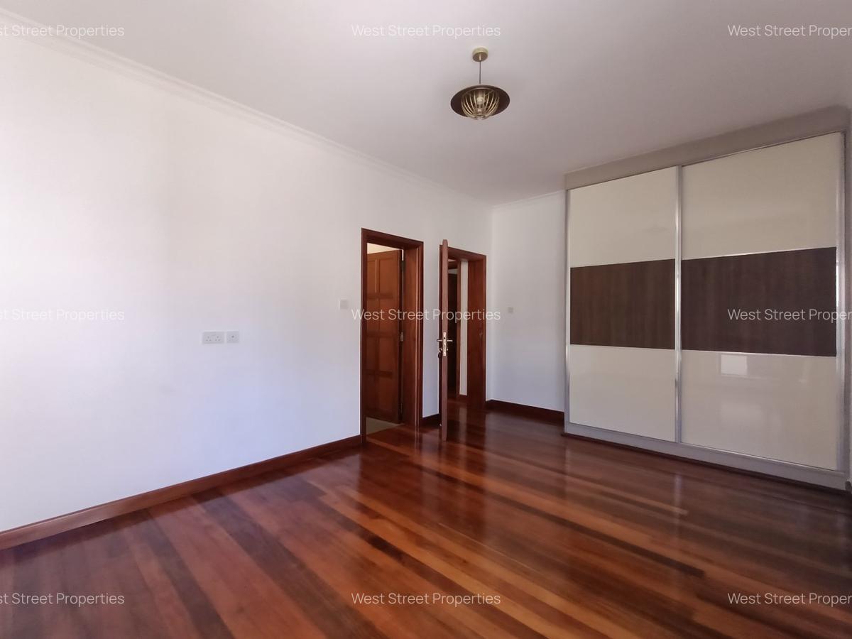 5 Bed Villa with En Suite at Lavington - 8