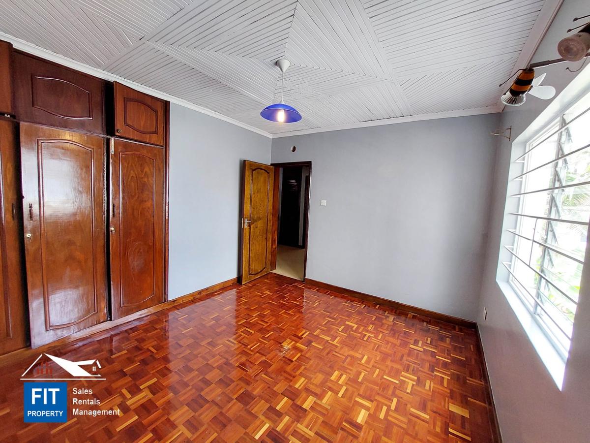 4 Bed Townhouse with En Suite in Parklands - 13