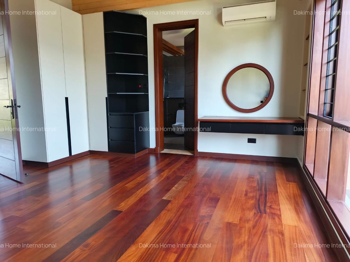 4 Bed House with En Suite in Runda - 14