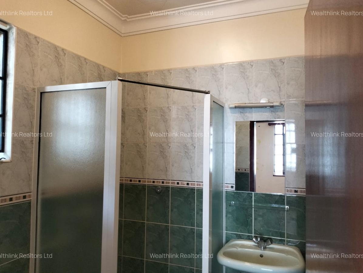 4 Bed Townhouse with En Suite at Lavington - 9