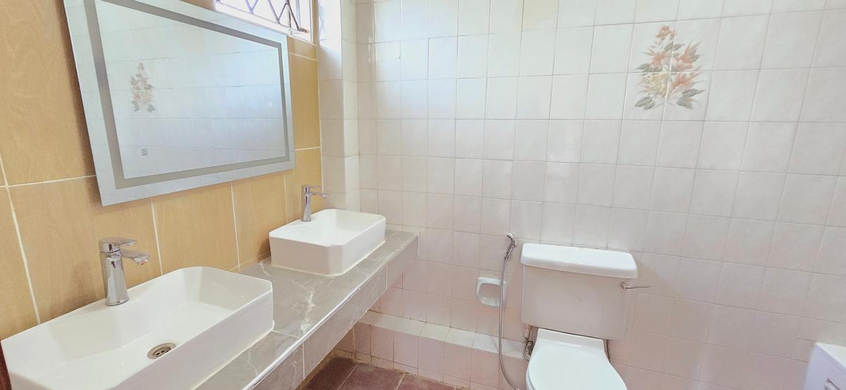 4 Bed Townhouse with En Suite at Convent Drive - 16