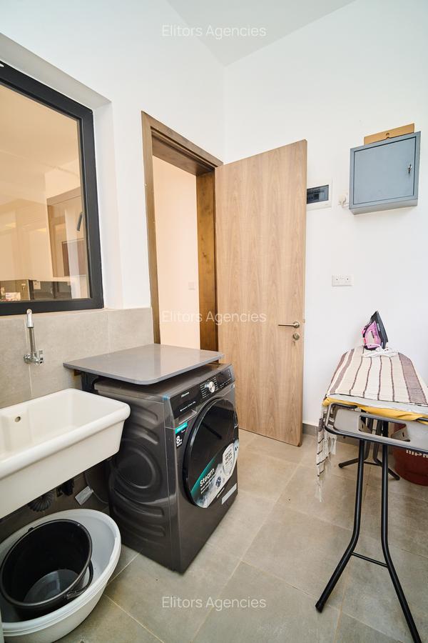 Serviced 2 Bed Apartment with En Suite at Two Rivers - 20