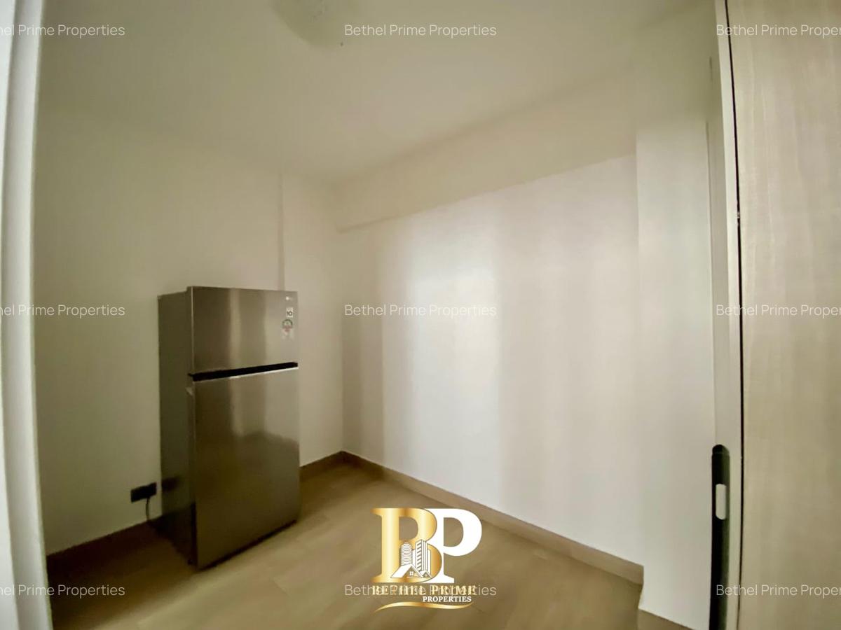 3 Bed Apartment with En Suite in Riverside - 10