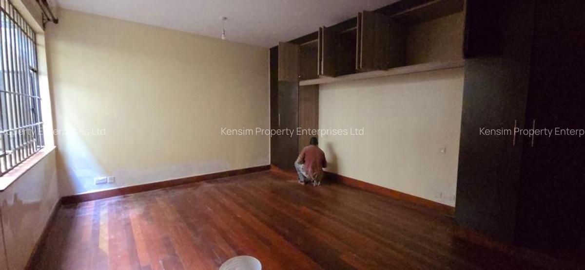 5 Bed Townhouse with En Suite in Lavington - 10