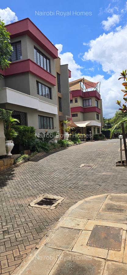 5 Bed Townhouse with En Suite at Lavington Green - 18
