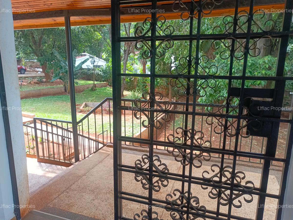 4 Bed House with En Suite in Runda - 20