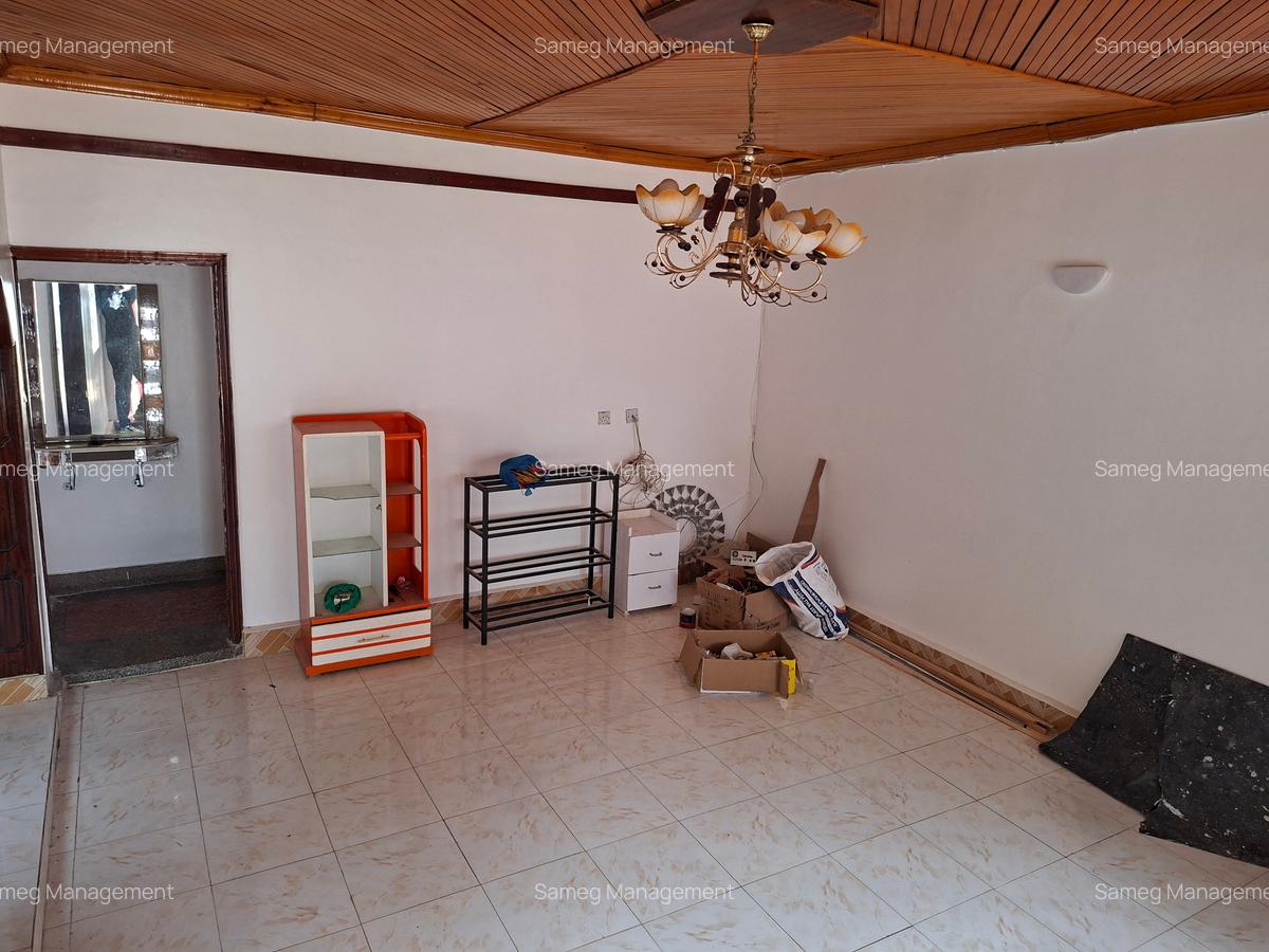 3 Bed House with En Suite at Exciting Road - 5