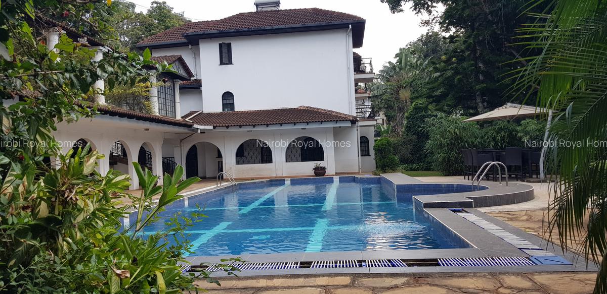 4 Bed Townhouse with En Suite at Riverside Drive - 5