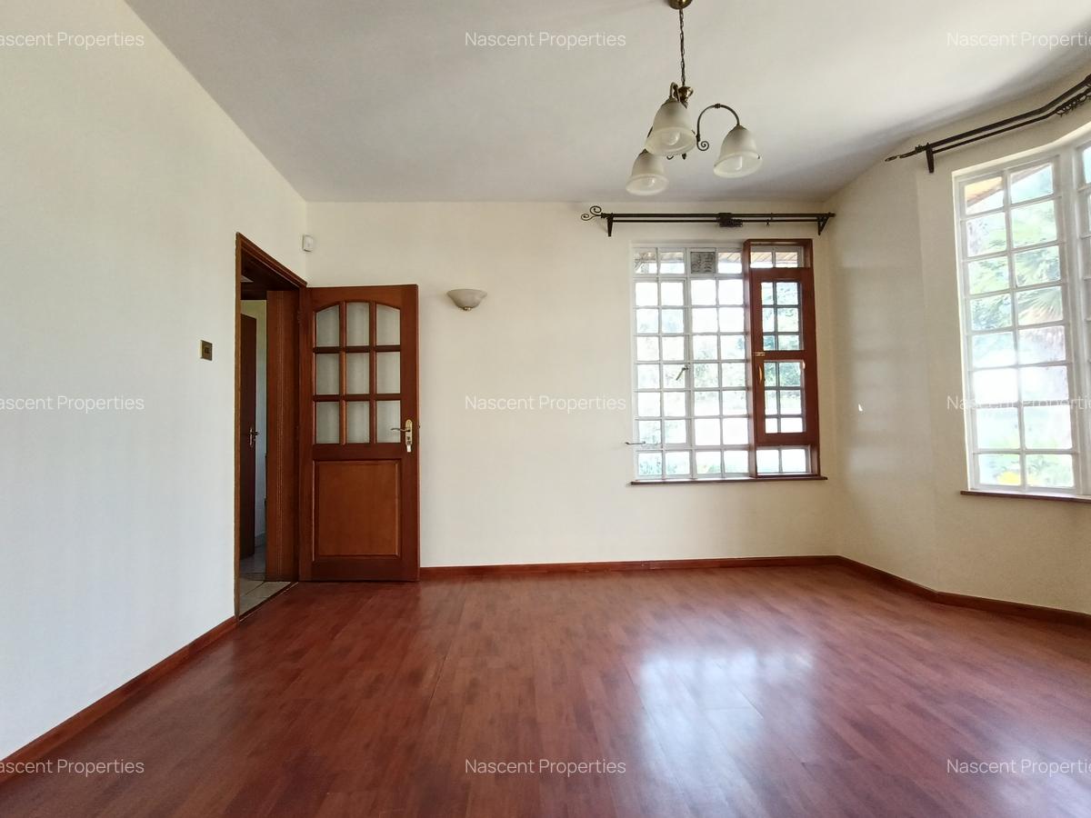 5 Bed House with En Suite in Runda - 16