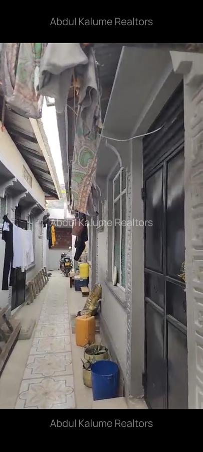 10 Bed House with Borehole at Barsheba - 2