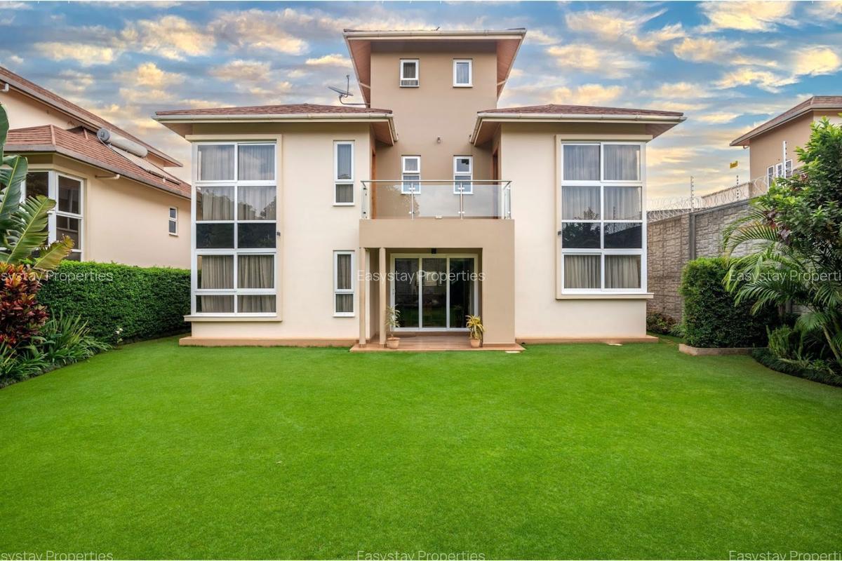 4 Bed Villa with En Suite in Runda - 1