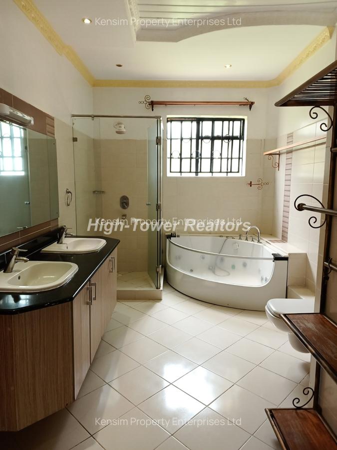 5 Bed Townhouse with En Suite in Lavington - 14