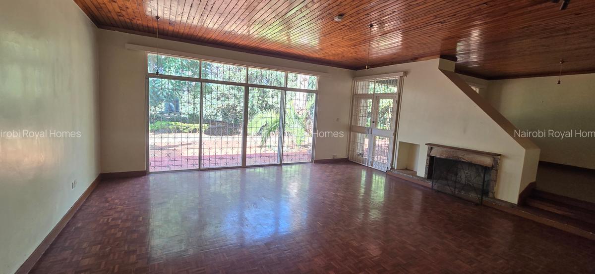 4 Bed House with En Suite at Loresho Crescent - 20