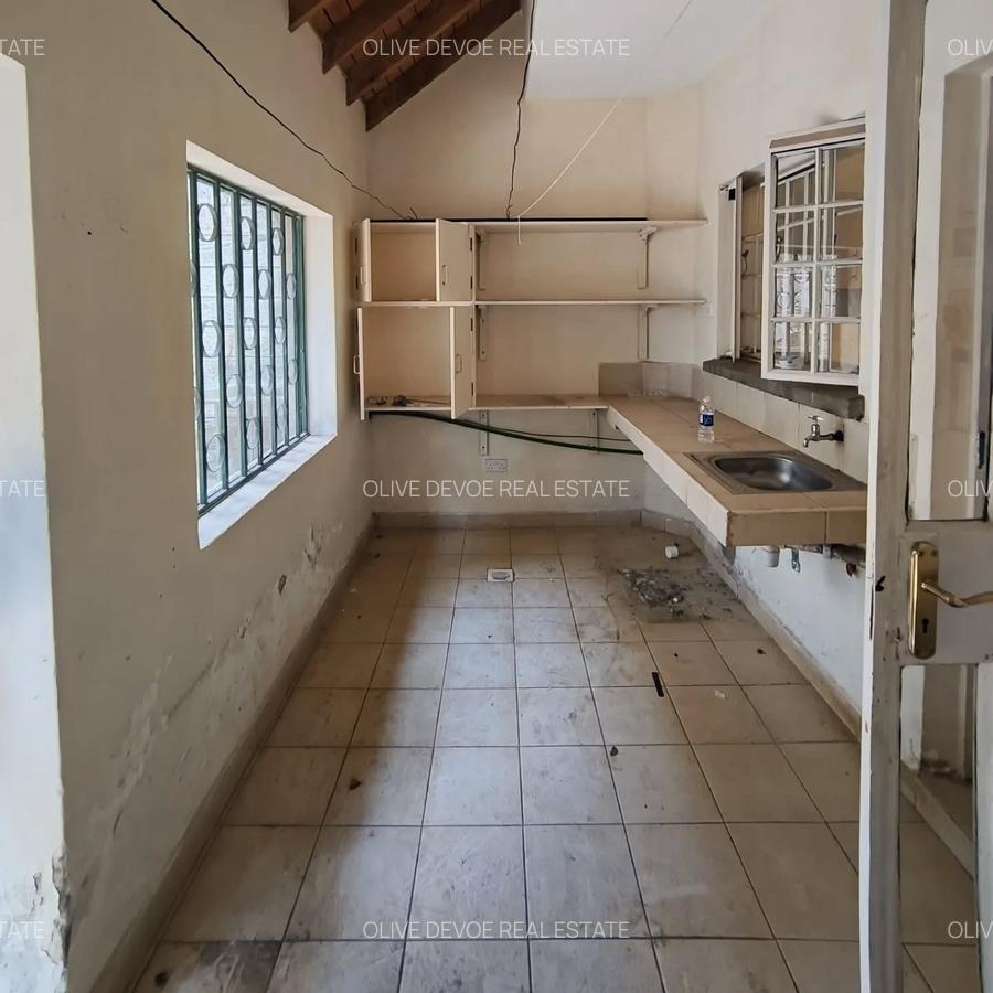 5 Bed Townhouse with En Suite in Kileleshwa - 3