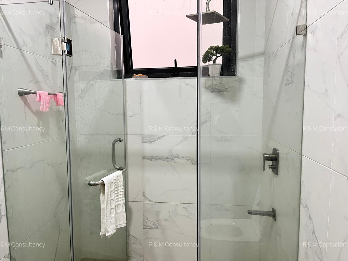 3 Bed Apartment with Swimming Pool in Riverside - 20