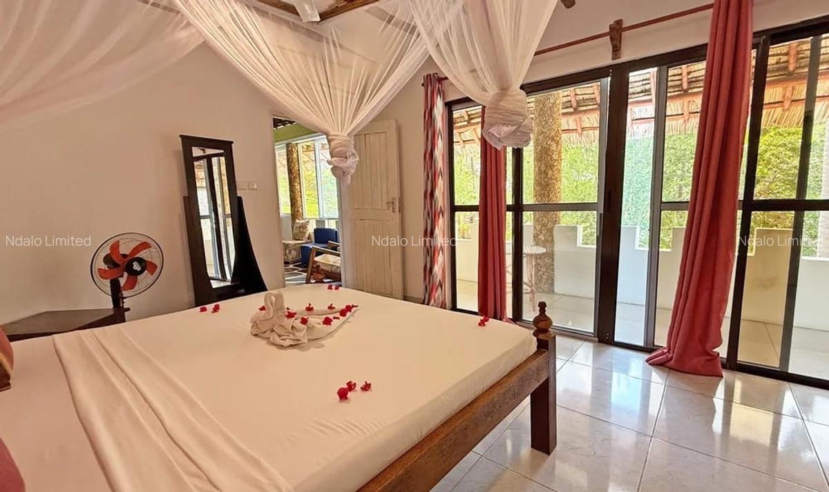 5 Bed Villa with Garden at Watamu - 4