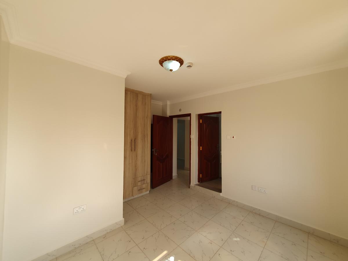 3 Bed Apartment with En Suite at City Park Drive - 18