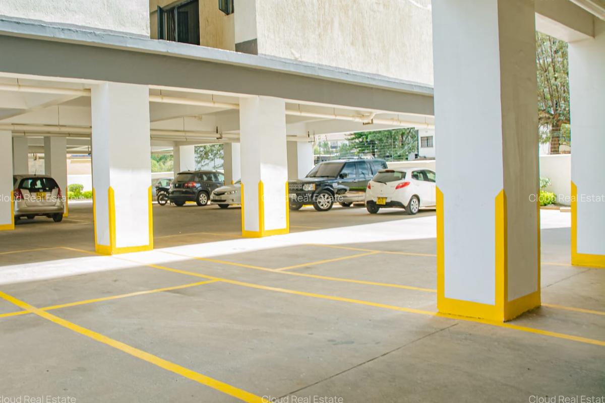 Furnished 3 Bed Apartment with Swimming Pool in Kilimani - 16