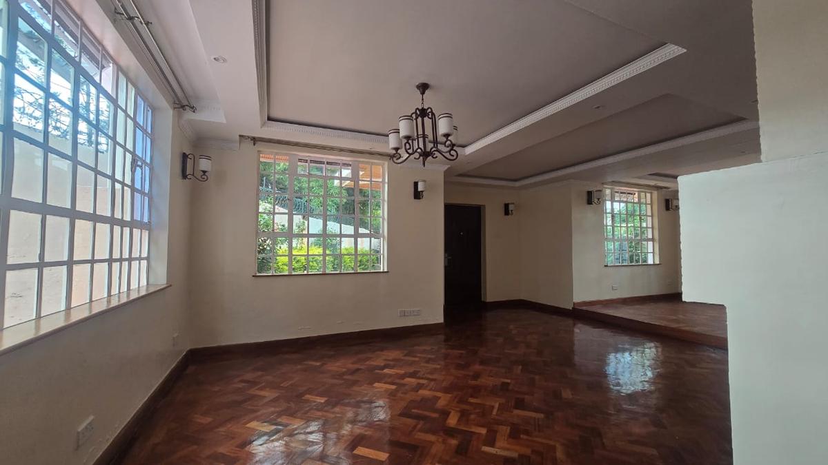 5 Bed Townhouse with En Suite in Lavington - 13