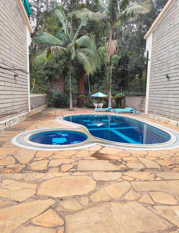 4 Bed Townhouse with En Suite in Brookside - 1