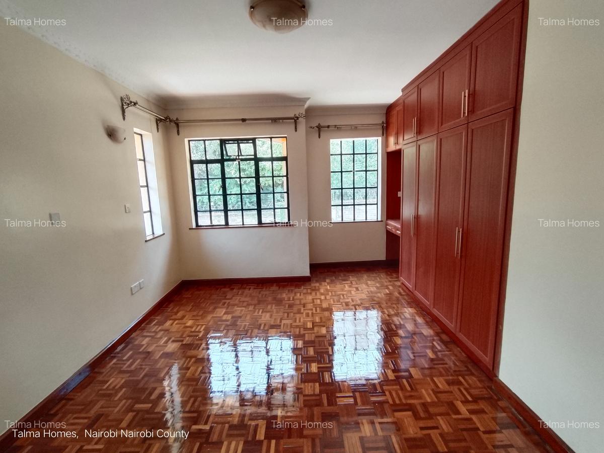 4 Bed Townhouse with En Suite at Off Convent Drive - 19