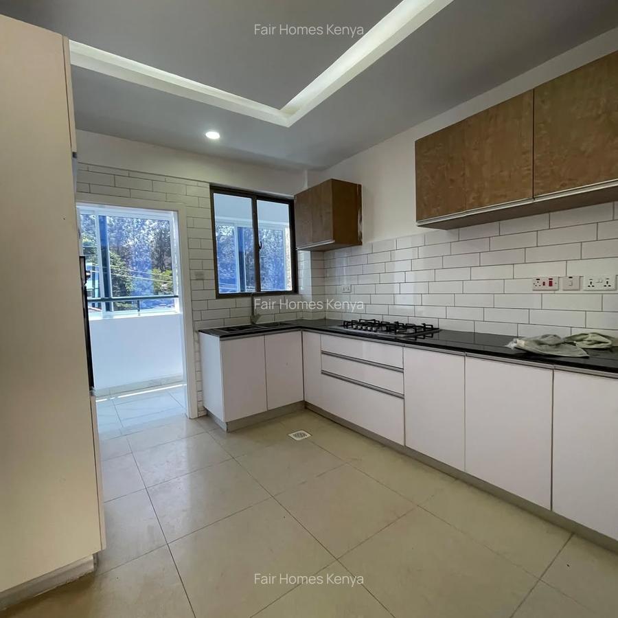 3 Bed Apartment with En Suite at Hatheru Road - 6