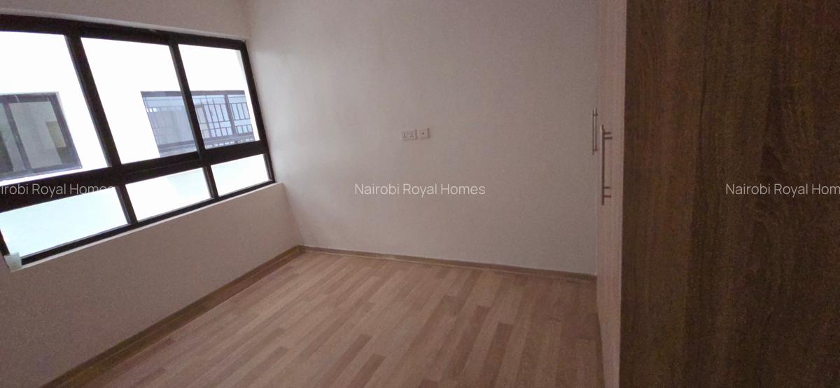 3 Bed Apartment with En Suite at Parklands - 13