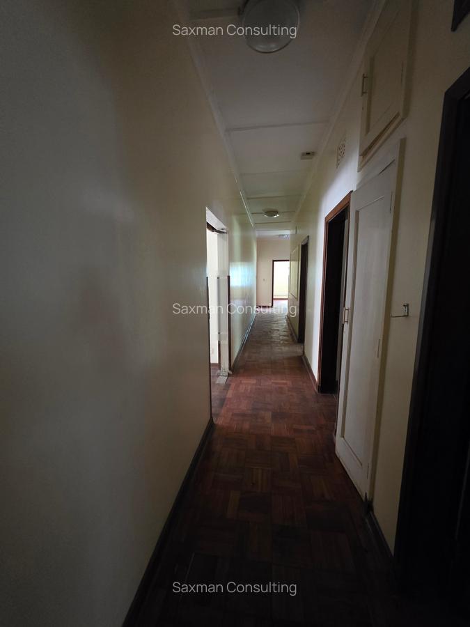 Commercial Property with Service Charge Included in Kilimani - 12