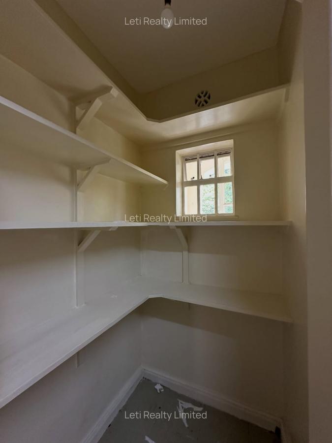 4 Bed Townhouse with En Suite in Lavington - 9