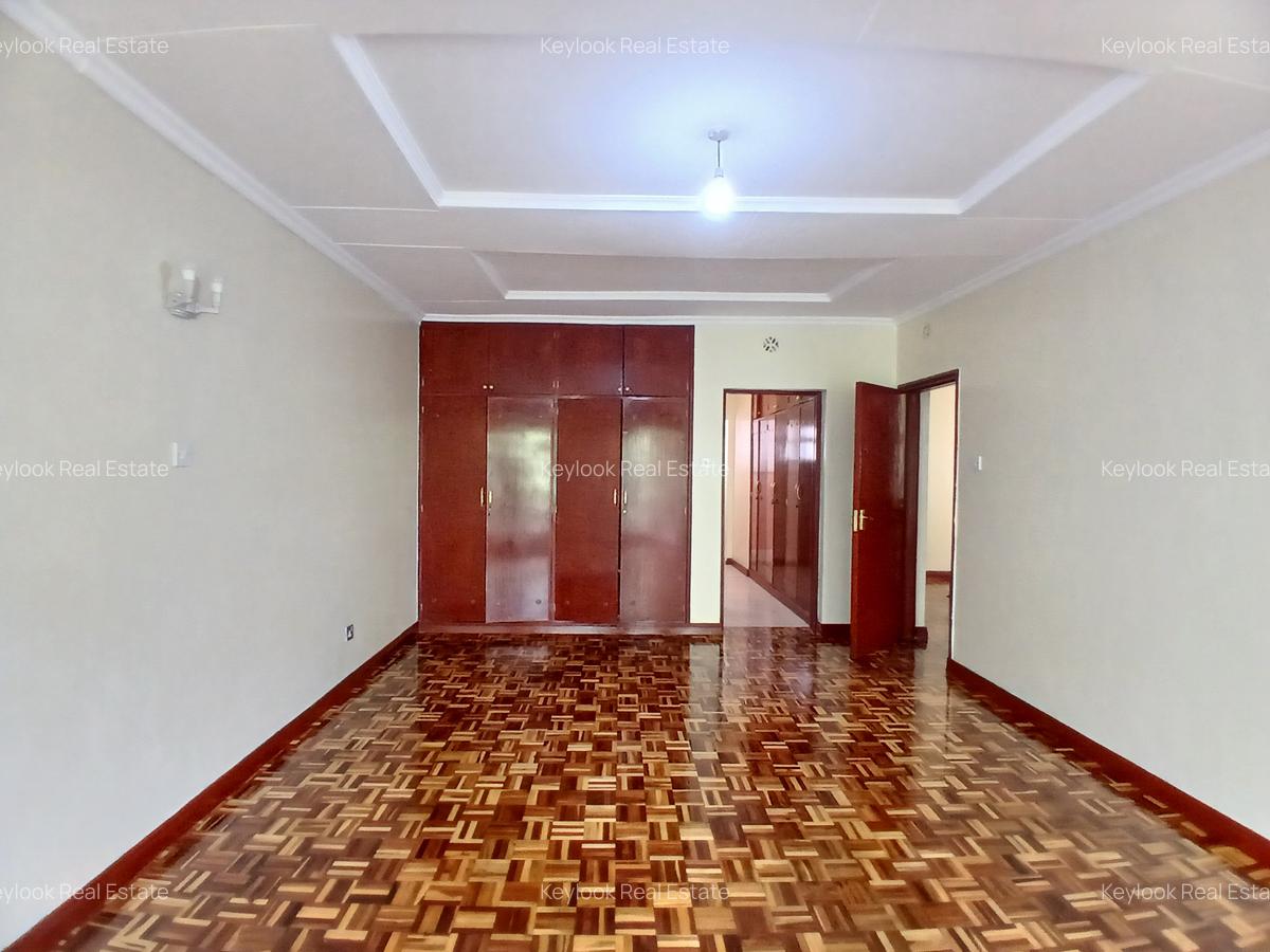 4 Bed Townhouse with En Suite at Lavington - 14